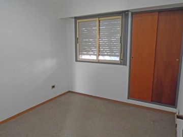 VENTA CASA 4 AMBIENTES EN VILLA BALLESTER