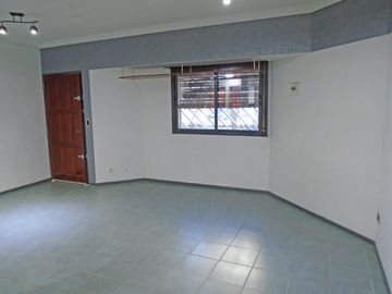 VENTA CASA 4 AMBIENTES EN VILLA BALLESTER