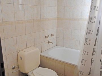 VENTA CASA 4 AMBIENTES EN VILLA BALLESTER