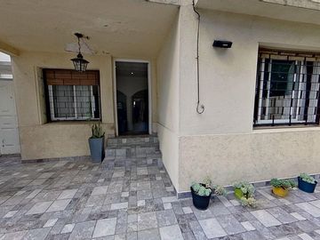 2 PHs en Lote Propio – Venta en Conjunto – Ideal Familia/Proyecto – Saavedra