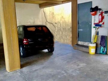 Cochera en venta - 12Mts2 - Caseros