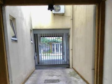 Cochera en venta - 12Mts2 - Caseros