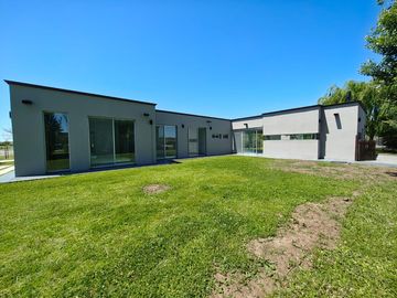 Casa en Venta San Sebastian, area 11