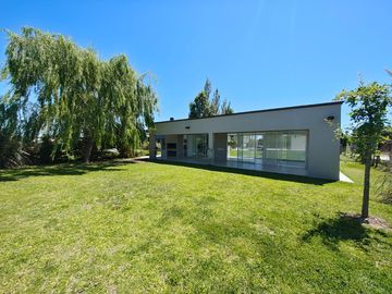 Casa en Venta San Sebastian, area 11