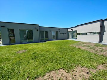 Casa en Venta San Sebastian, area 11