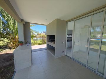 Casa en Venta San Sebastian, area 11