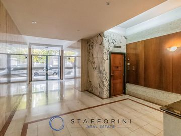 Departamento 4 ambientes, muy luminoso, balcón.