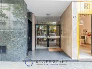 Departamento 4 ambientes, muy luminoso, balcón.