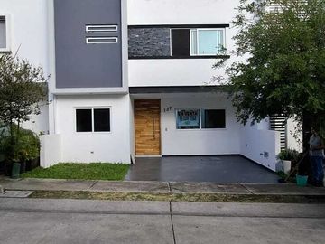 Residencia Nueva en Venta en La Cima de Zapopan