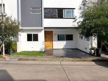 Residencia Nueva en Venta en La Cima de Zapopan