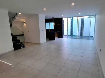 Residencia Nueva en Venta en La Cima de Zapopan