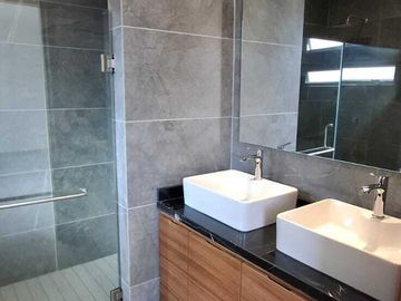 Residencia Nueva en Venta en La Cima de Zapopan