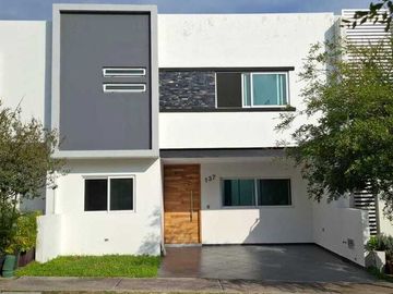 Residencia Nueva en Venta en La Cima de Zapopan