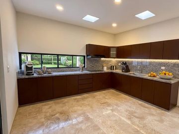 Casa en Venta al norte de Mérida, Cerca de La Isla