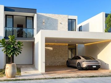 Casa en Venta al norte de Mérida, Cerca de La Isla