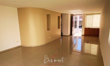 Hermosa casa en venta en Residencial San José del Puente