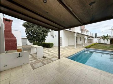 Alquilo Casa Urb. Barbasquillo,  piscina y amplio parqueadero.