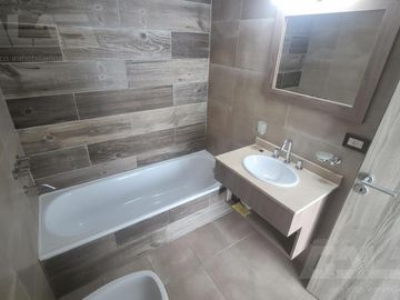 Depto- 2 Amb C/Cochera.