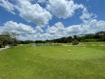CASA EN VENTA MERIDA, YUCATAN COUNTRY CLUB, FRENTE AL CAMPO DE GOLF, PREVENTA.