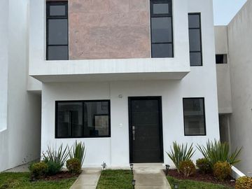 Casa en venta en Coto 84 en Valle Sur. Cerca de Rubi, Obrera, Pacífico.