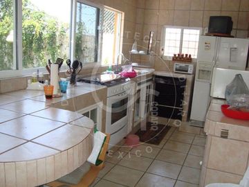 Residencia amueblada con alberca en Burgos, Cuernavaca