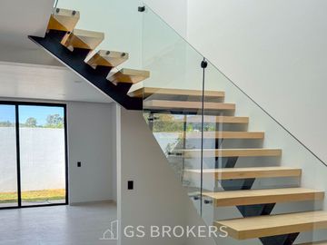 Residencia Nueva en Venta | Coto Almena