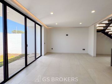 Residencia Nueva en Venta | Coto Almena