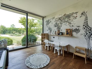 Moderna casa en condominio consolidado de Chicureo Centro