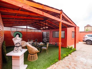 Casa en excelente estado en Juan Cisternas