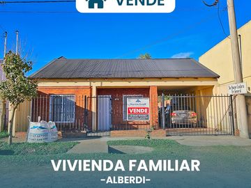 Casa en venta en San José - con departamento y energía solar