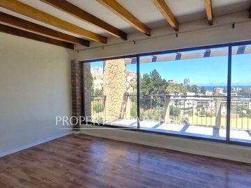 Céntrico dúplex con gran terraza y vista despejada en Reñaca