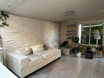 Linda Casa en Venta con Departamento Independiente