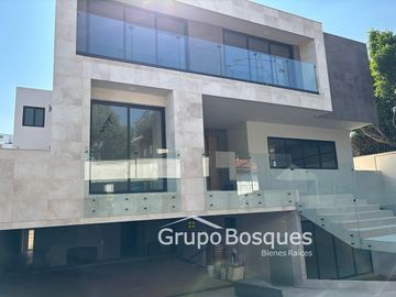 Casa en Venta en Bosques de las Lomas, CDMX