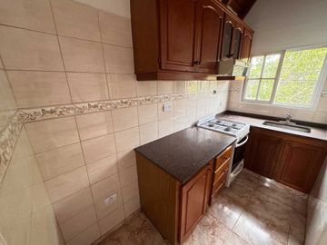 ALQUILER 2 AMBIENTES ITUZAINGO TERRAZA Y BALCON