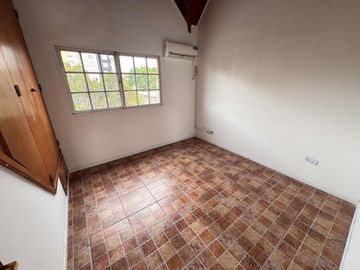 ALQUILER 2 AMBIENTES ITUZAINGO TERRAZA Y BALCON