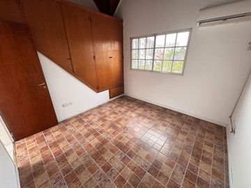 ALQUILER 2 AMBIENTES ITUZAINGO TERRAZA Y BALCON