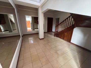 ALQUILER 2 AMBIENTES ITUZAINGO TERRAZA Y BALCON