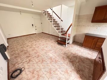 ALQUILER 2 AMBIENTES ITUZAINGO TERRAZA Y BALCON