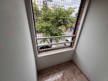 ALQUILER 2 AMBIENTES ITUZAINGO TERRAZA Y BALCON