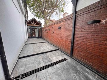 ALQUILER 2 AMBIENTES ITUZAINGO TERRAZA Y BALCON