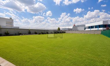 Jardín bardado frente a la uvm Metepec