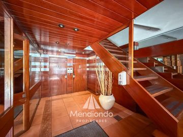 ALQ 24M - HERMOSO Depto 2 amb. Al frente con balcón y lavadero. Microcentro.