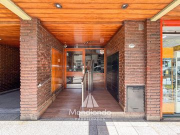 ALQ 24M - HERMOSO Depto 2 amb. Al frente con balcón y lavadero. Microcentro.