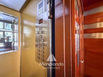 ALQ 24M - HERMOSO Depto 2 amb. Al frente con balcón y lavadero. Microcentro.