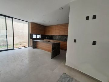 ESPECTACULAR CASA EN VENTA EN SOLARES Y TU FAMILIA FELIZ.