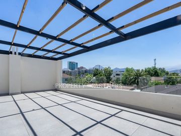 Moderno townhouse nuevo en condominio en Hernando de Magallanes