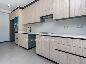 Moderno townhouse nuevo en condominio en Hernando de Magallanes