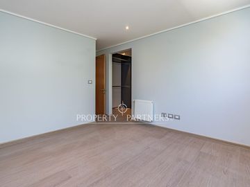 Moderno townhouse nuevo en condominio en Hernando de Magallanes