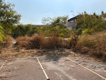 Terreno Comercial en Renta en Cumbres