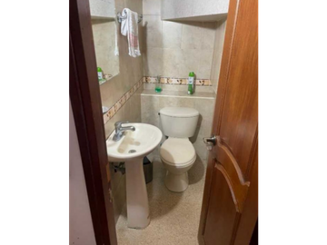 SE VENDE CASA EN LOMA DE LOS BERNAL UNIDAD COMPLETA